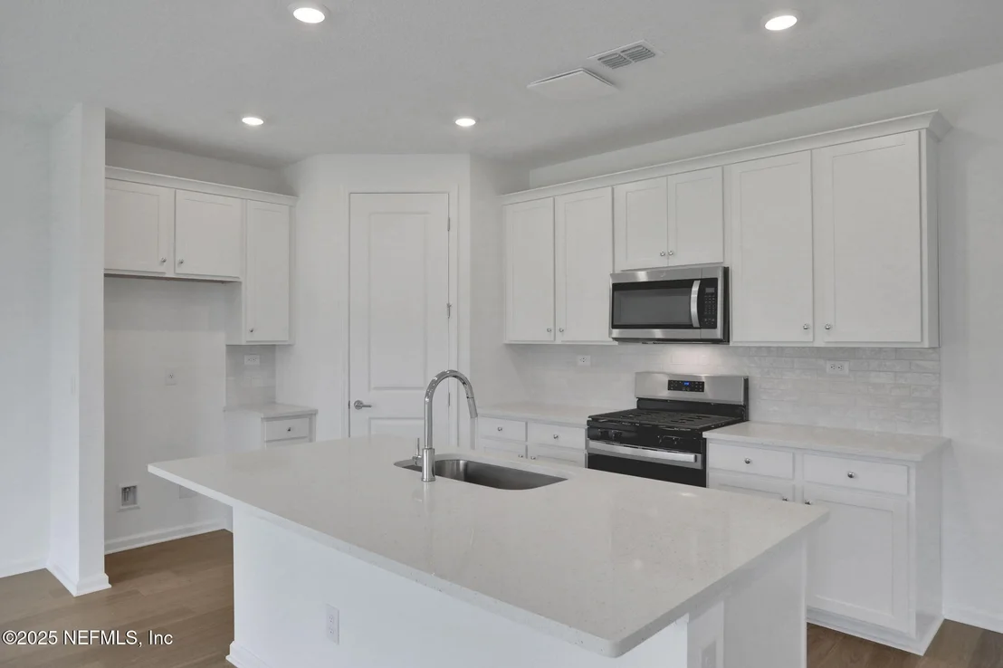 Photo of 722 FARMFIELD Drive