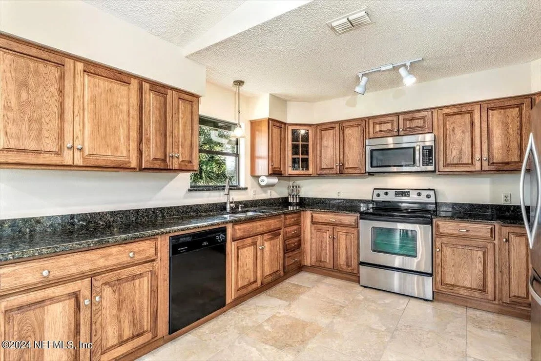 Photo of 3500 PUTNAM Road