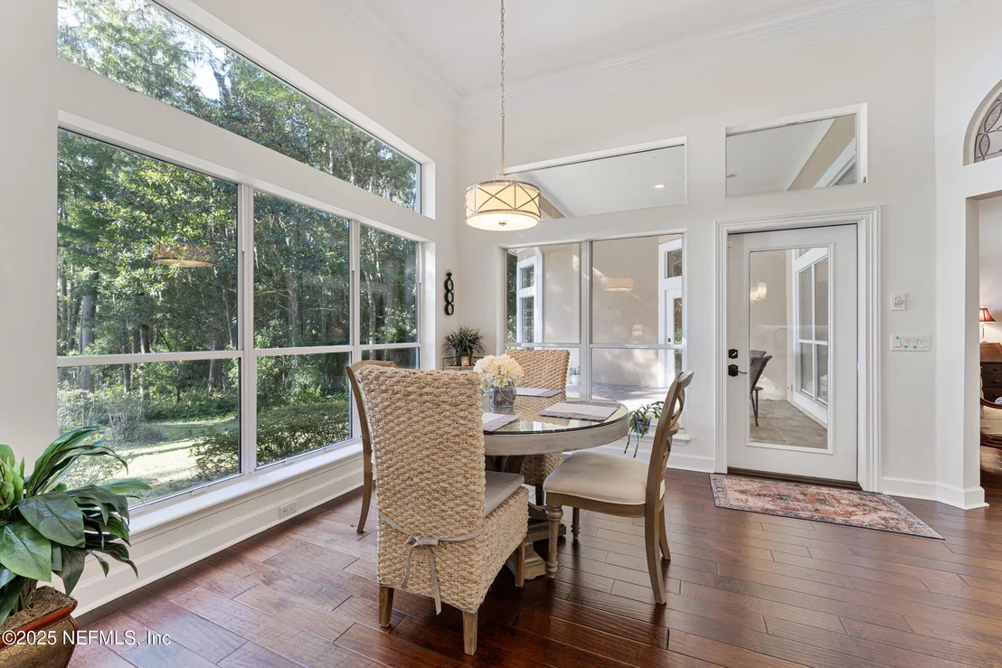 Photo of 686 FREDERIC Drive