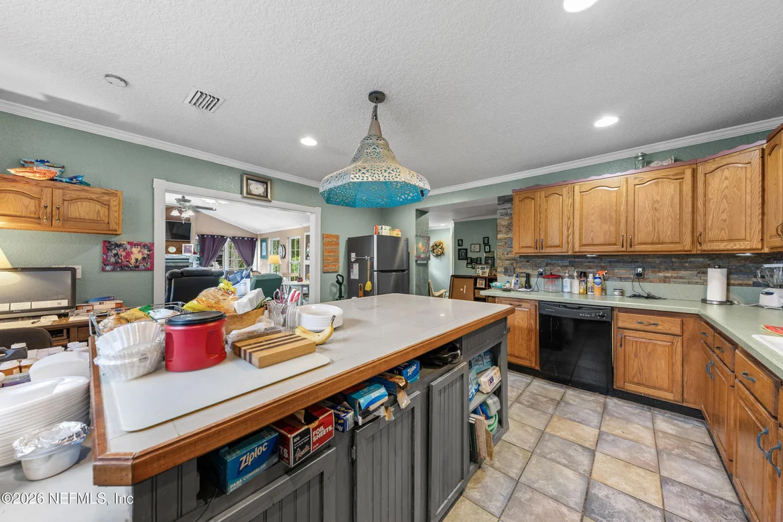 Photo of 440 BLAKE Avenue
