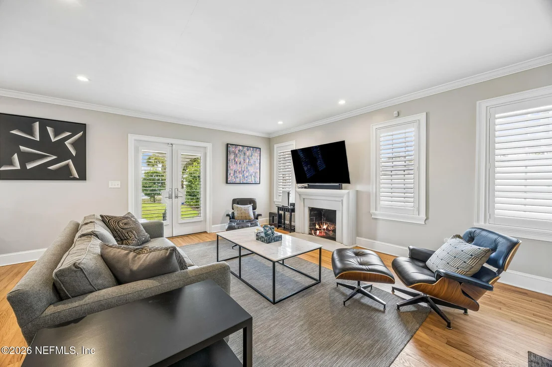 Photo of 1676 RIVER Road