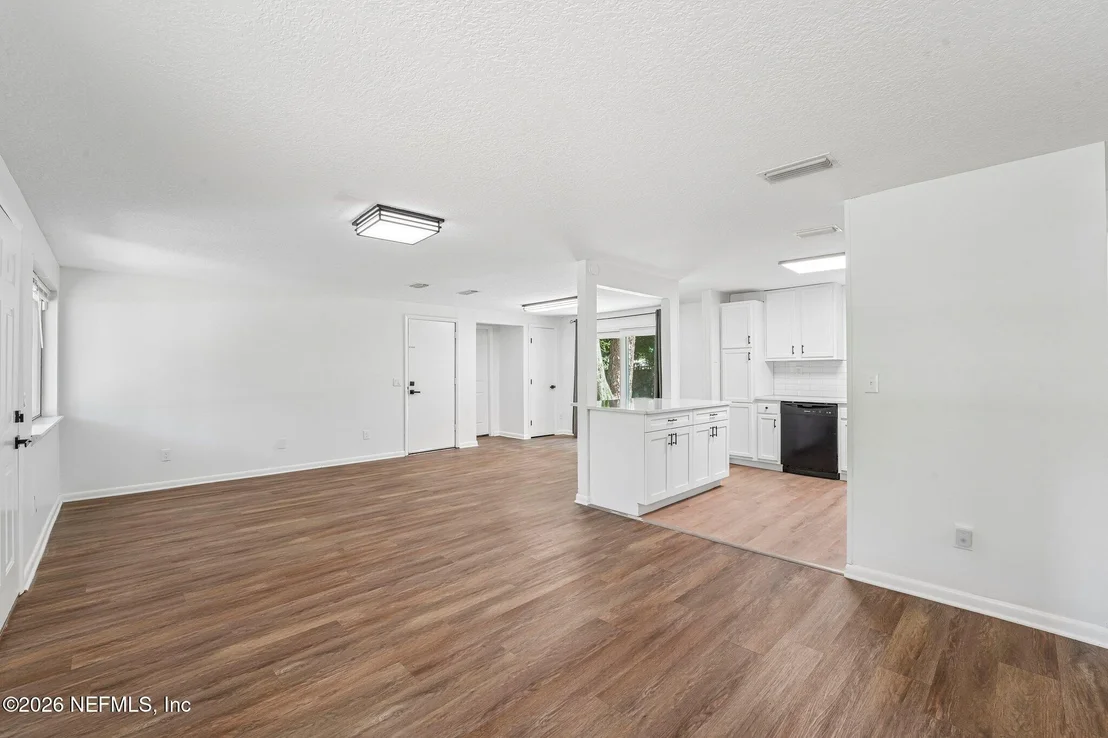 Photo of 5105 SEABOARD Avenue