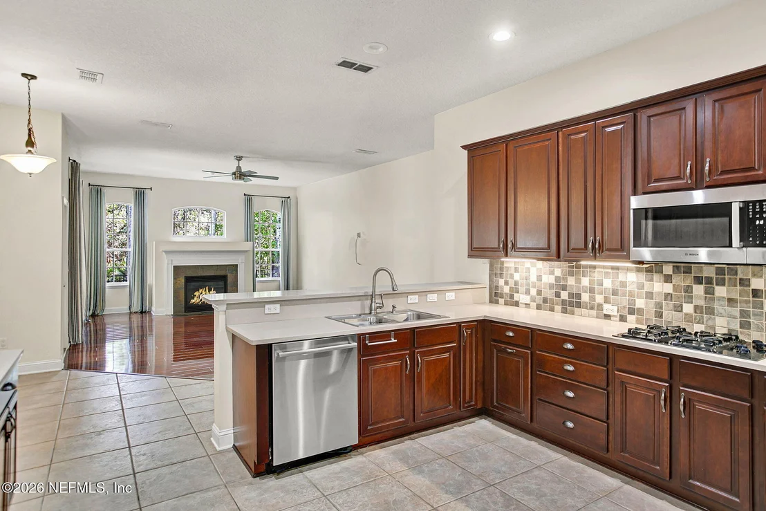 Photo of 1837 FOREST GLEN Way