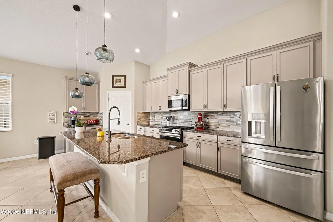 Photo of 43 LAGOON Way