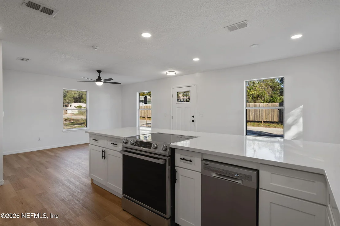Photo of 533 S RODRIQUEZ Street
