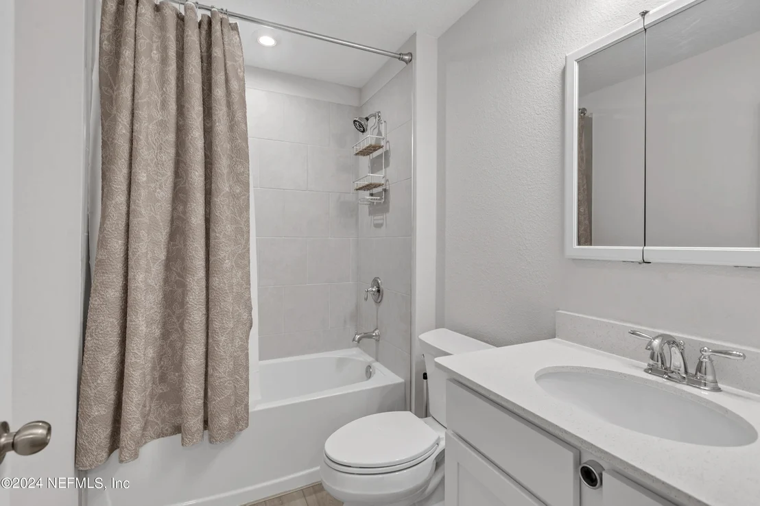 Photo of 595 MEADOW CREEK Drive