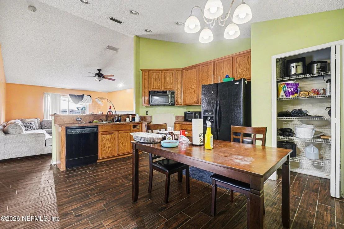 Photo of 6525 SILK LEAF Lane