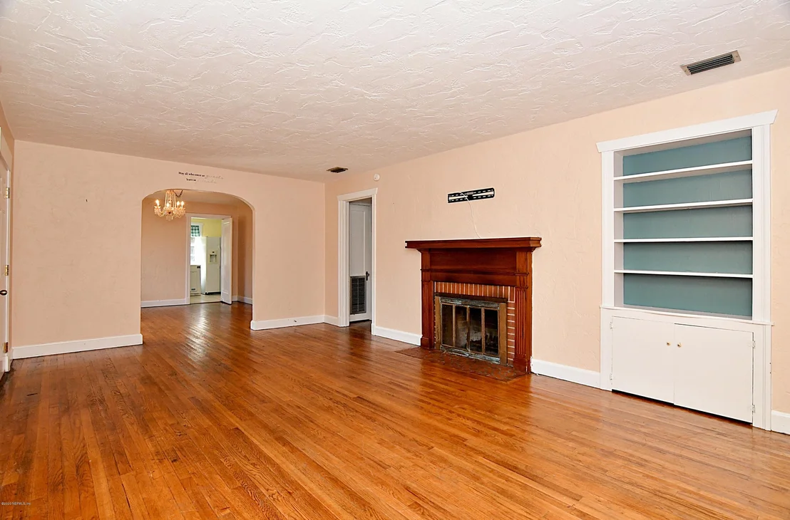 Photo of 303 MONROE Street