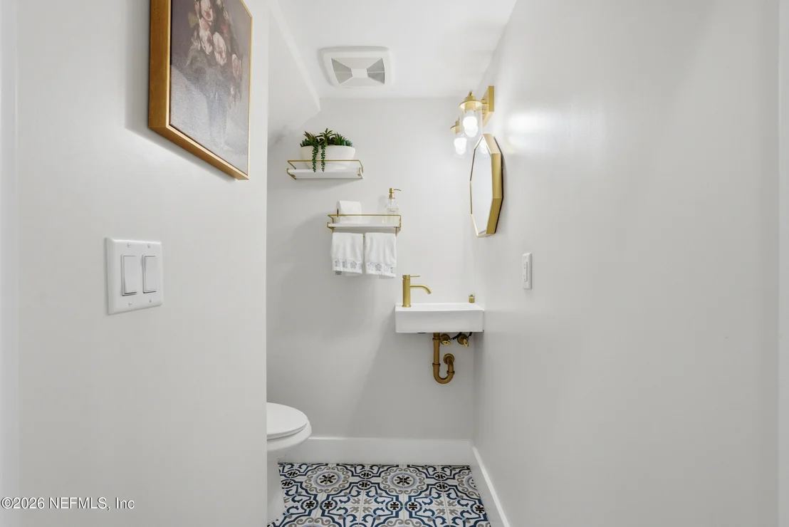 Photo of 1217 WALNUT Street
