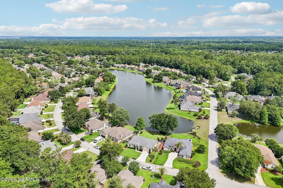 Photo of 372 MAPLEWOOD Drive