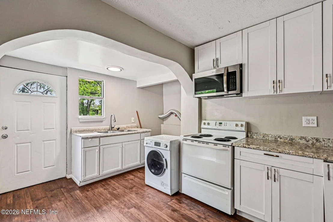 Photo of 5609 EARTHA Drive