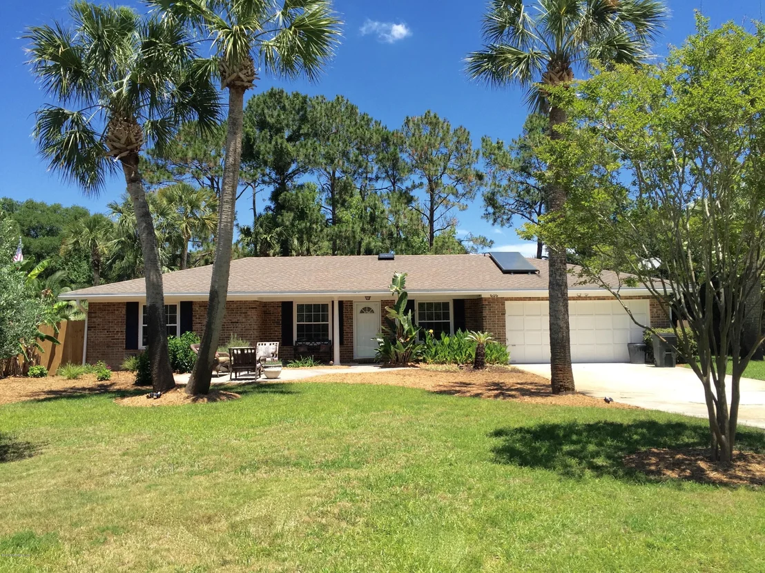 Photo of 616 DAVIS Street
