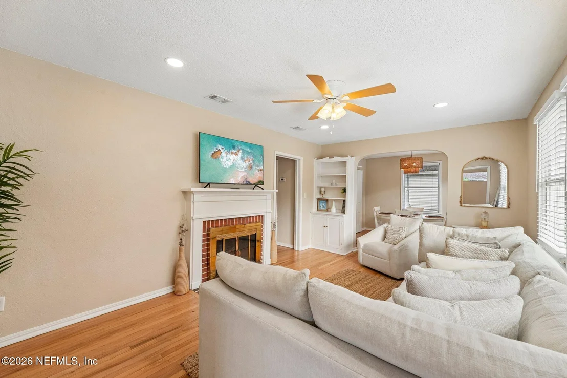 Photo of 1632 CHARON Road