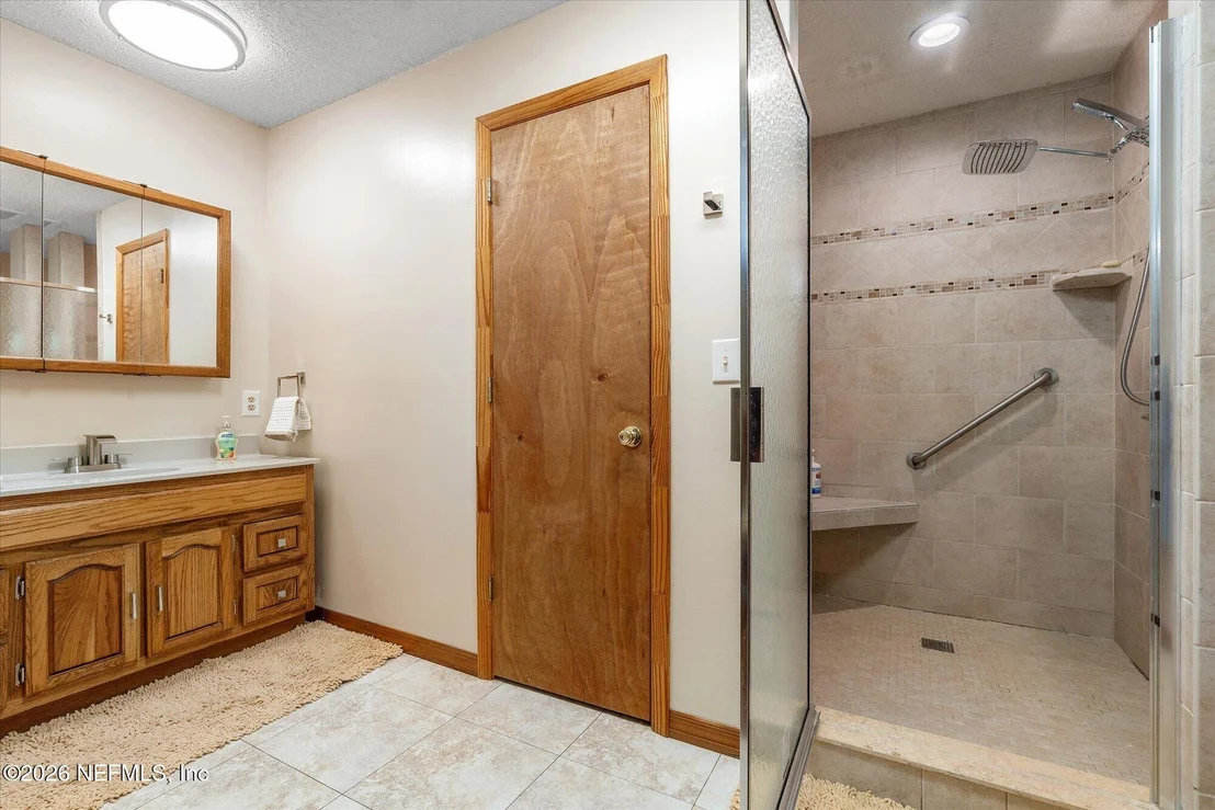 Photo of 500 WALNUT Street