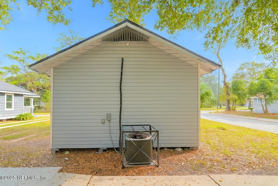 Photo of 804 WESTBROOK Road