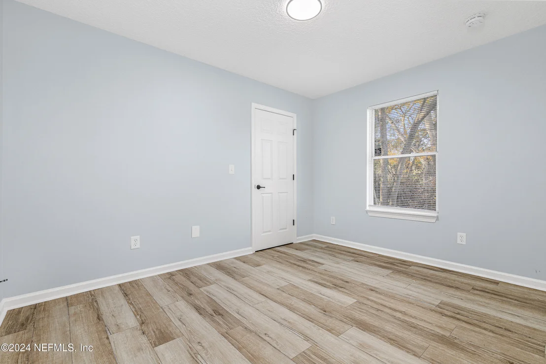 Photo of 498 ARLINGTON Road N