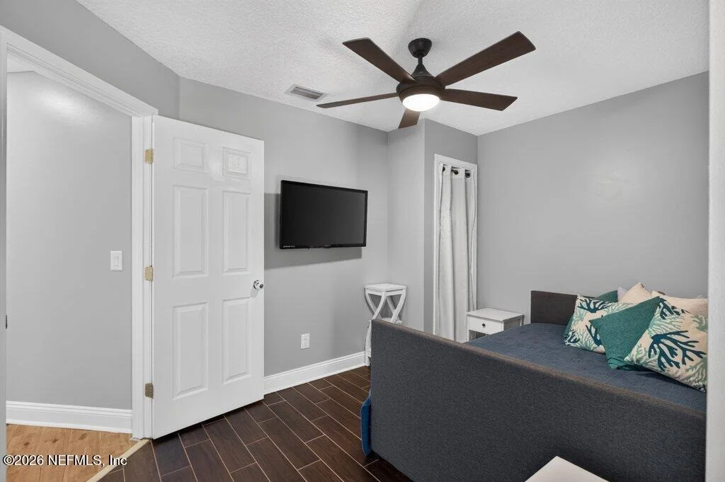 Photo of 385 LOLLY Lane