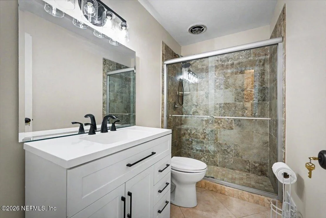 Photo of Unit 6B at 22 COMARES Avenue