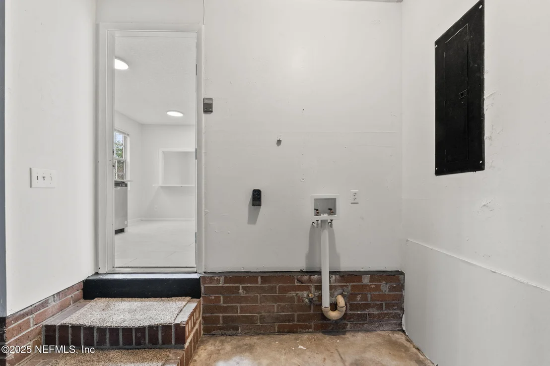 Photo of 432 NEPTUNE Road