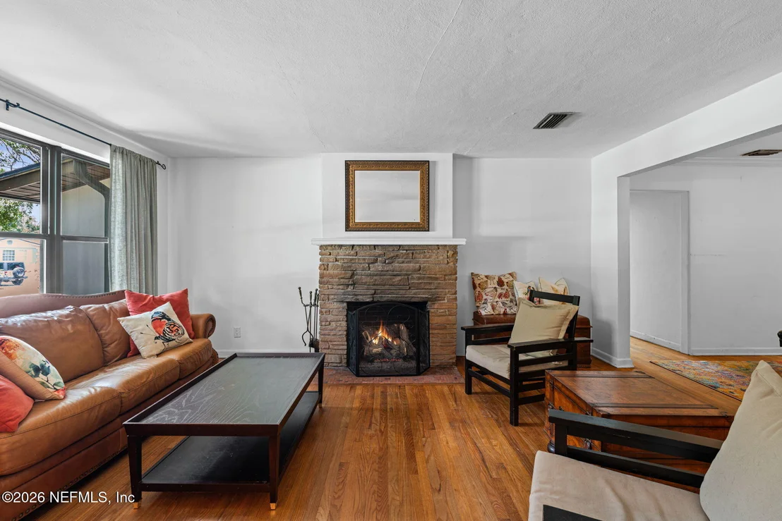 Photo of 1738 CLEMSON Road
