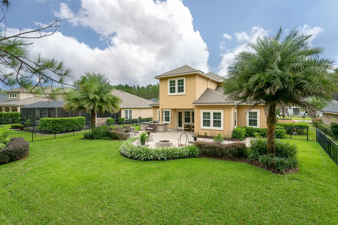 Photo of 2004 BRIDGEWOOD Drive