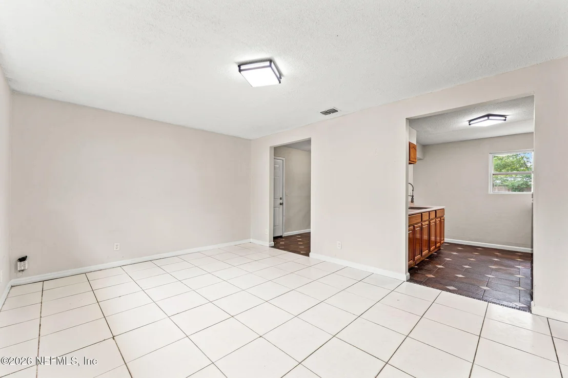 Photo of 6781 TINKERBELL Lane