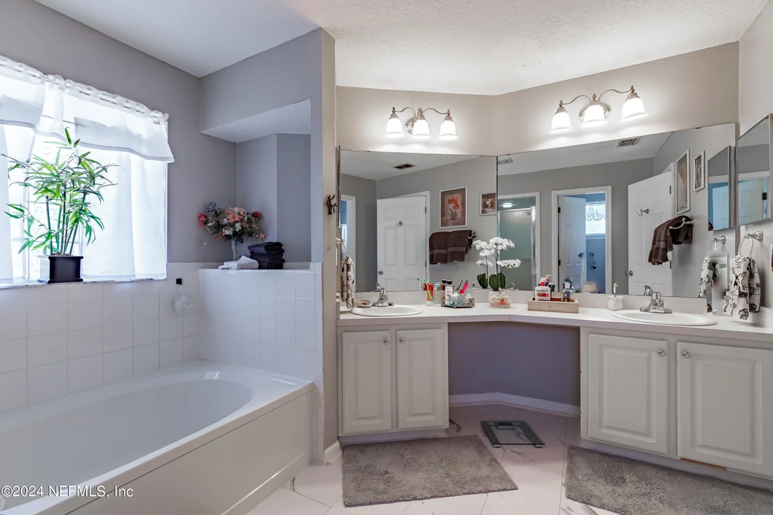 Photo of 4680 SADDLEHORN Trail