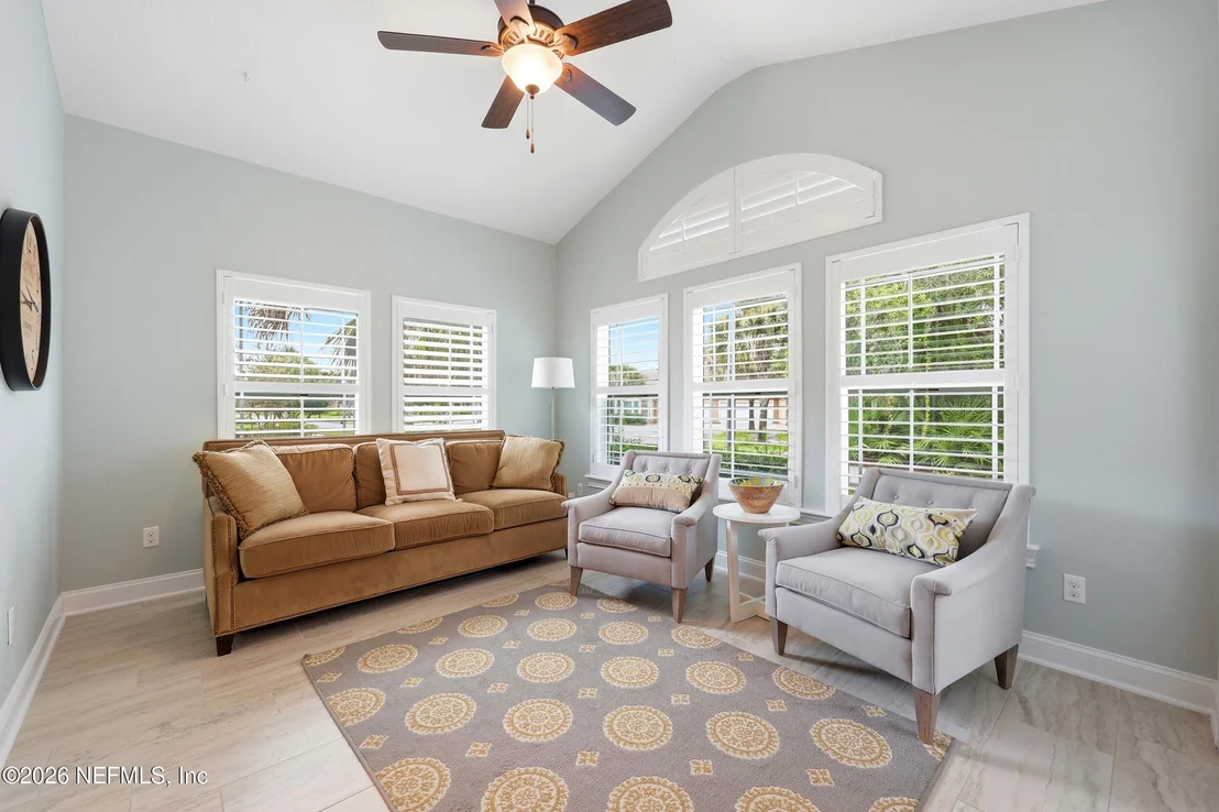 Photo of 382 SELOY Drive