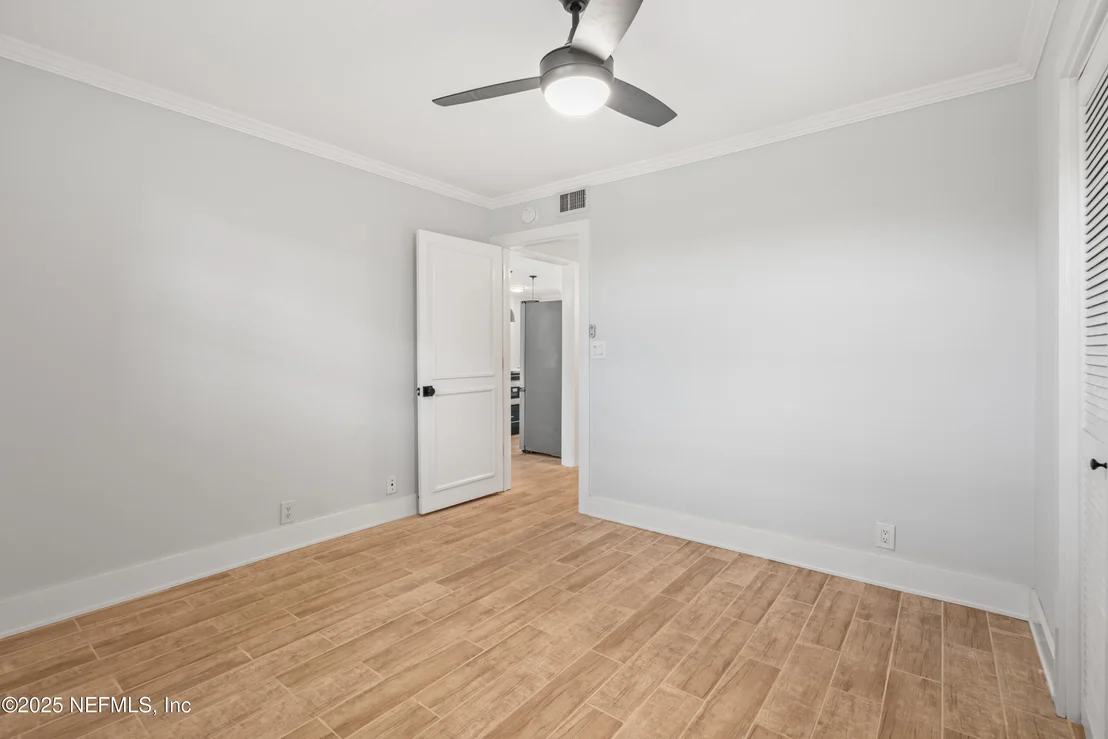 Photo of Unit 4A at 22 COMARES Avenue