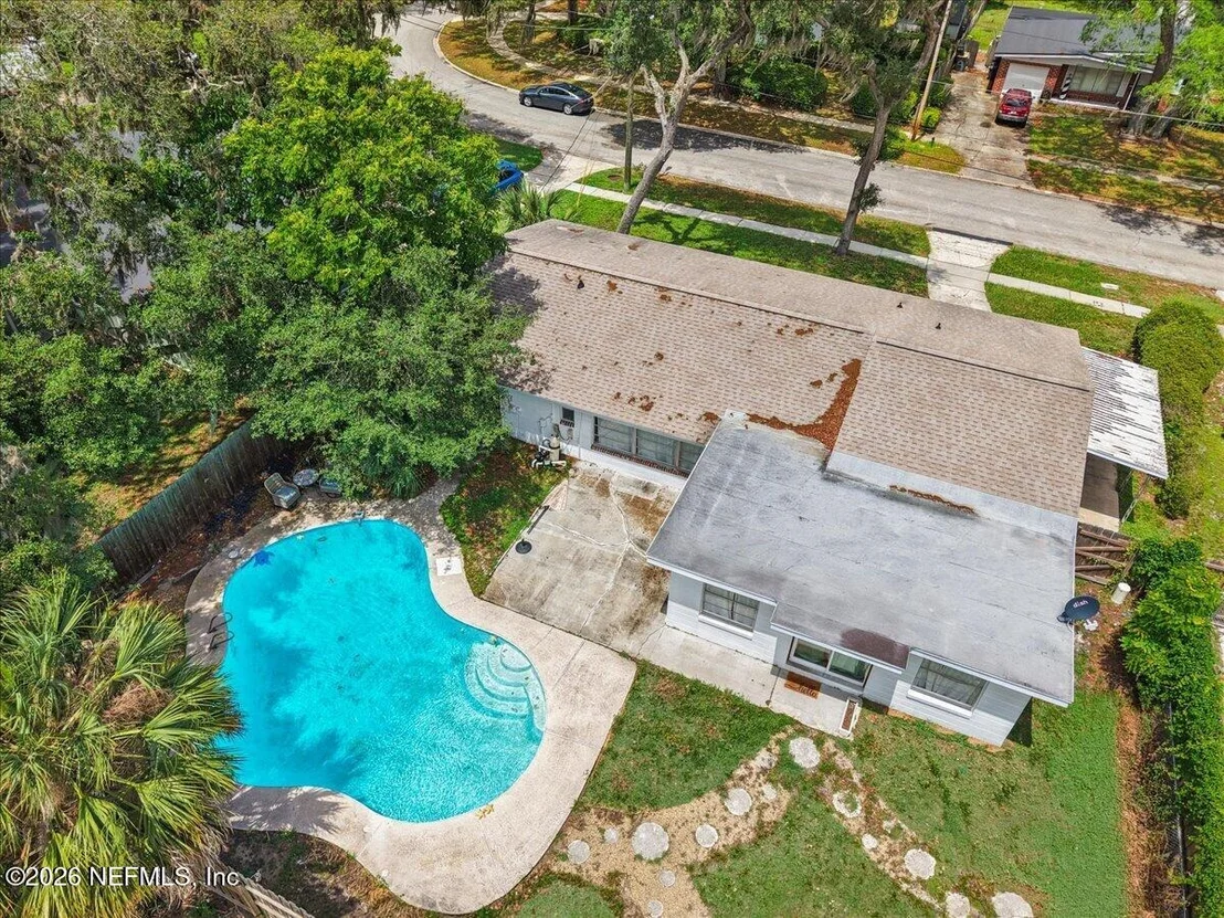 Photo of 2375 FLO Drive W