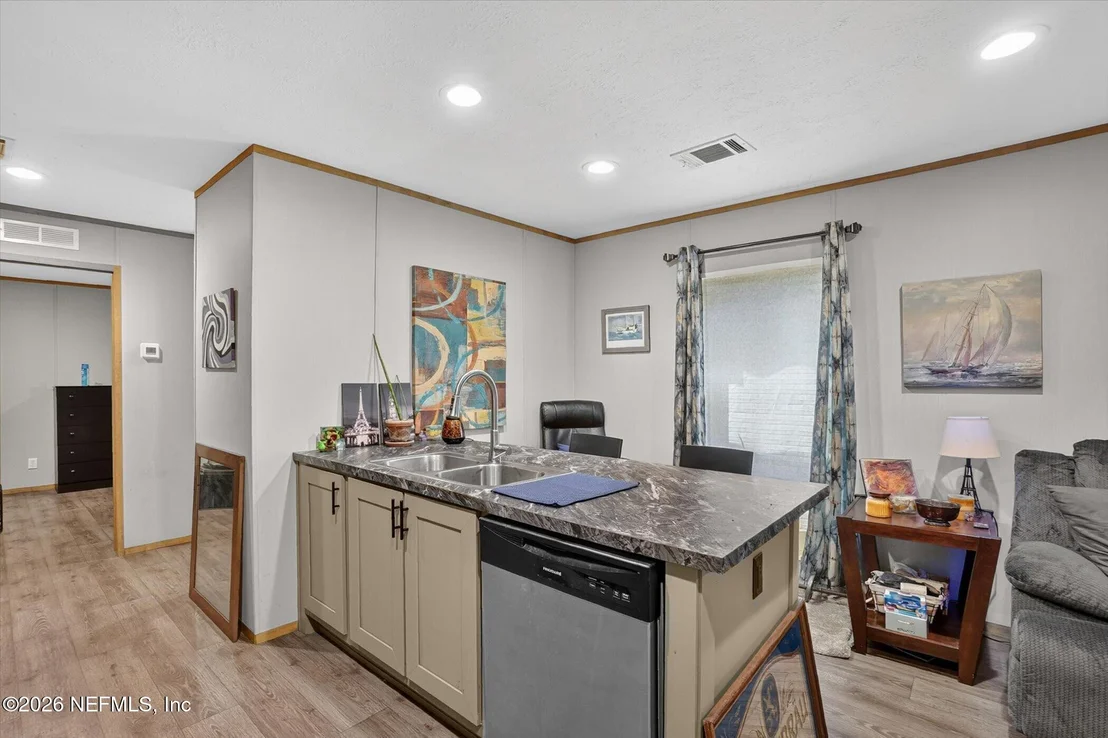 Photo of 1615 DERITO Drive