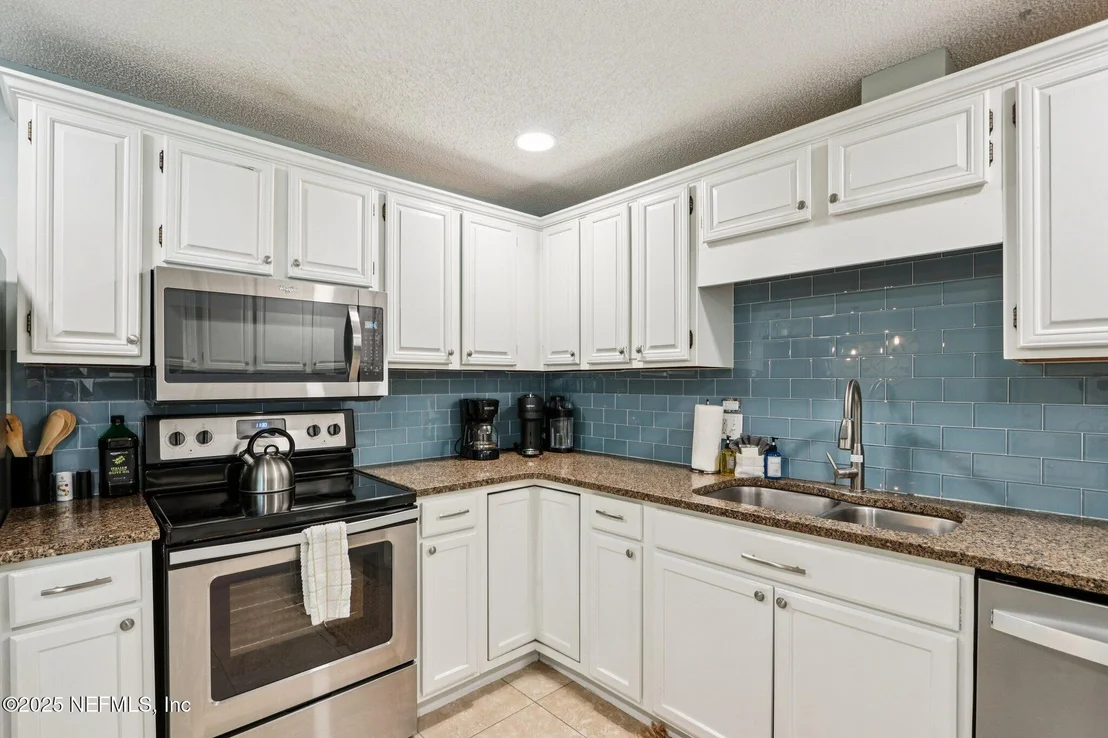 Photo of 409 SEVENTEENTH Street