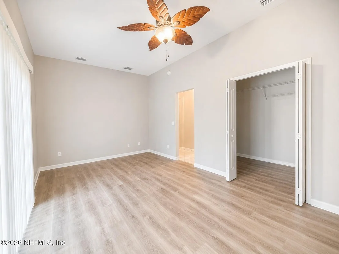 Photo of 3345 KINGS Road S