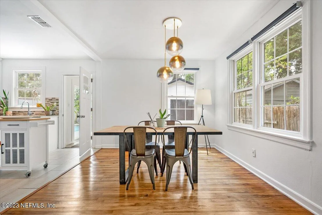 Photo of 4632 CRESCENT Street