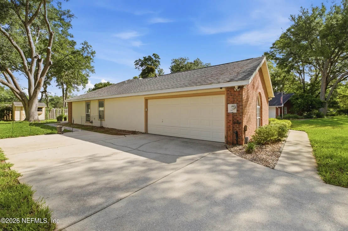 Photo of 421 CHICOPEE Court
