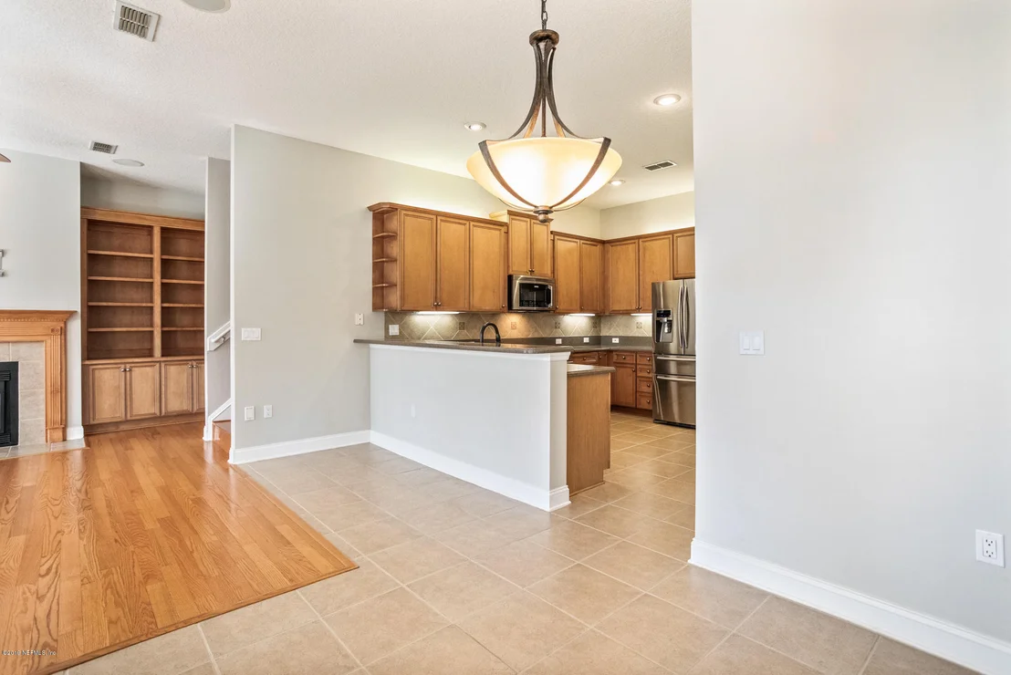Photo of 821 EAGLE POINT Drive
