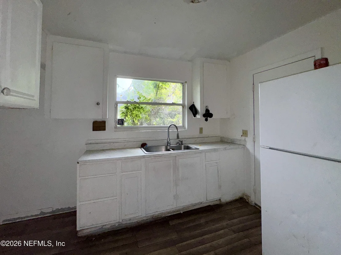 Photo of 2051 FRANK E Avenue