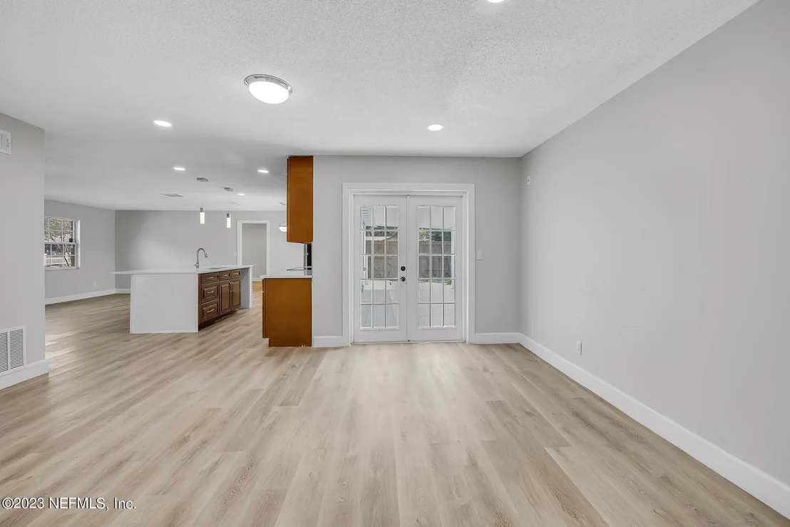 Photo of 6096 CHECKMATE Lane