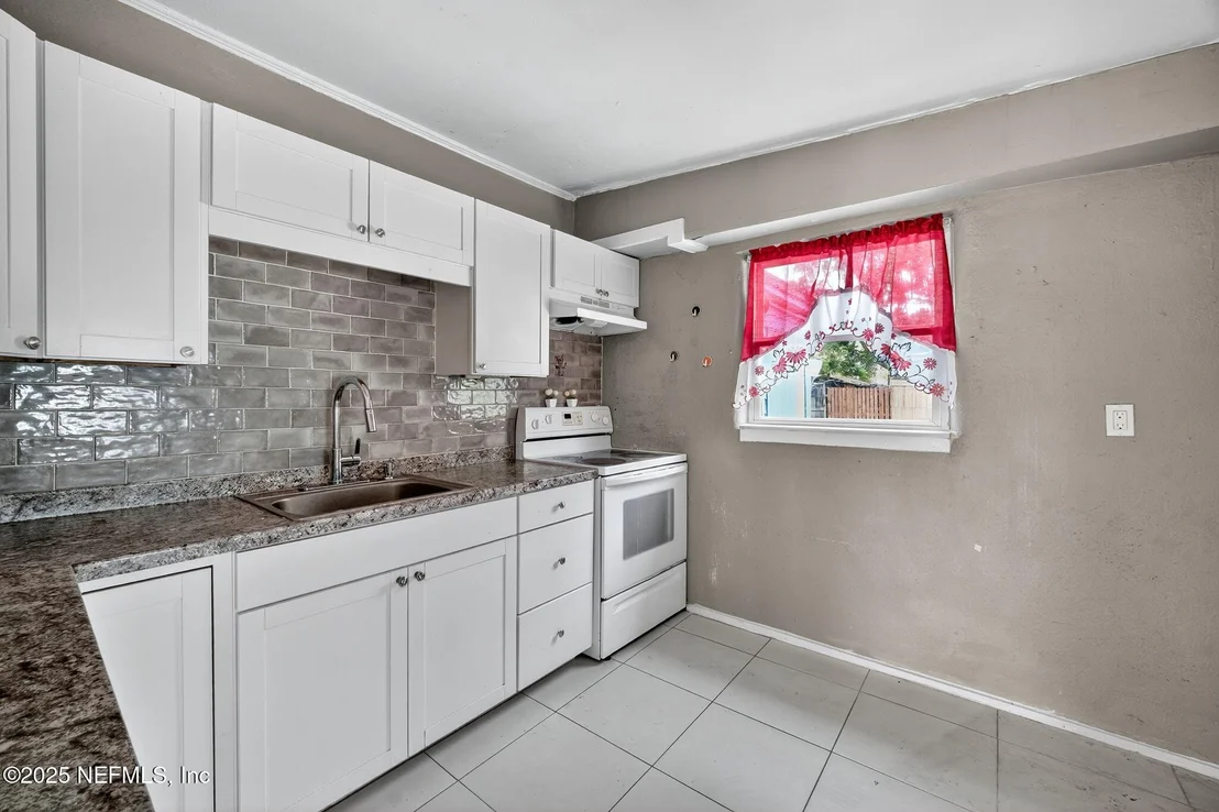 Photo of 10336 AGAVE Road