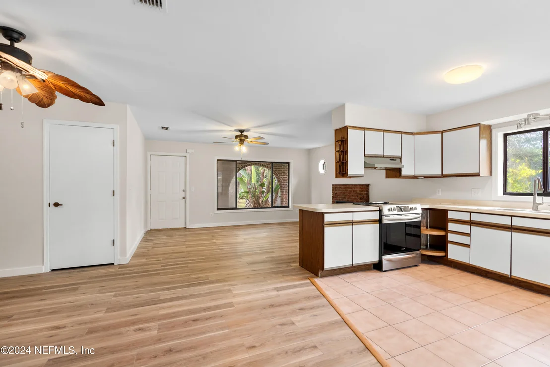 Photo of 4577 FIFTH Avenue