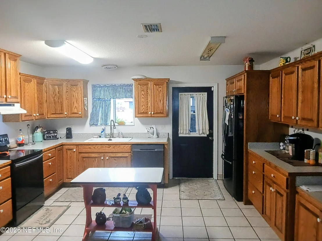 Photo of 115 CRESTWOOD Drive