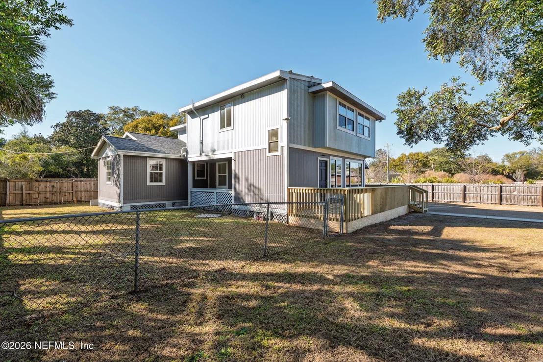 Photo of 1863 LIVE OAK Drive