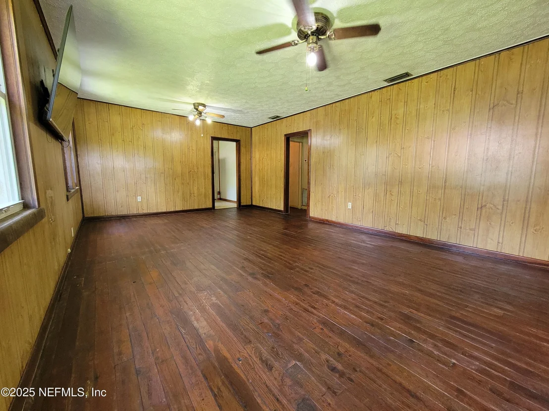 Photo of 762 N WALNUT Street