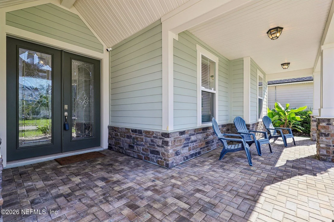 Photo of 114 GLENNEYRE Circle