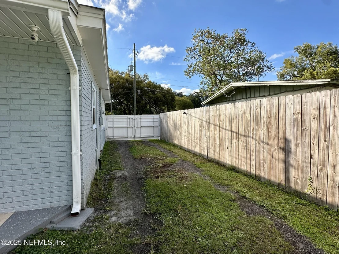 Photo of 1753 DIBBLE Circle E