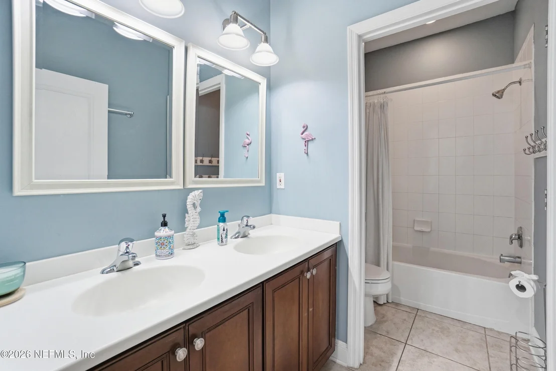 Photo of 907 BROOKHAVEN Drive