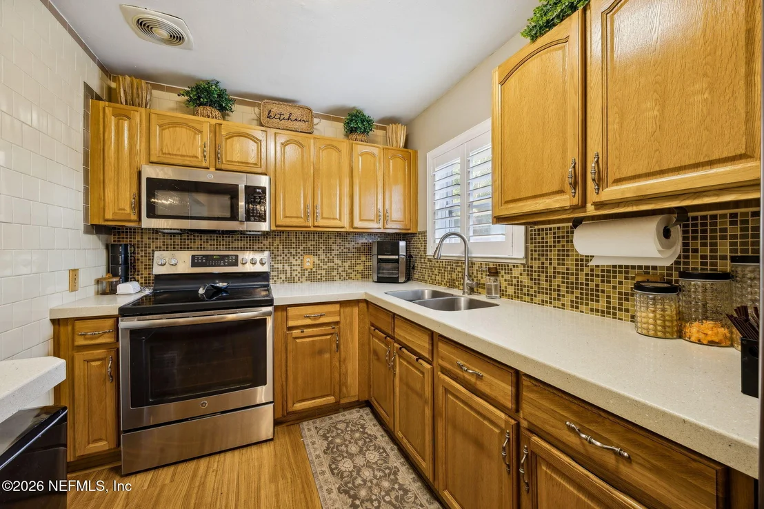 Photo of 3330 LANSDELL Drive