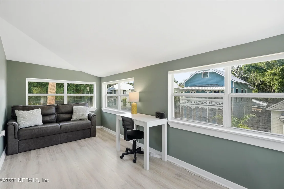 Photo of 110 DE HAVEN Street