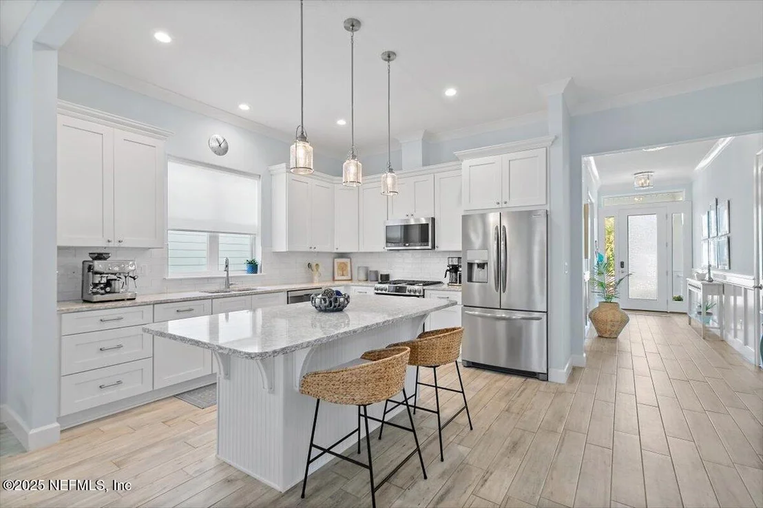 Photo of 175 OCEANVIEW Drive