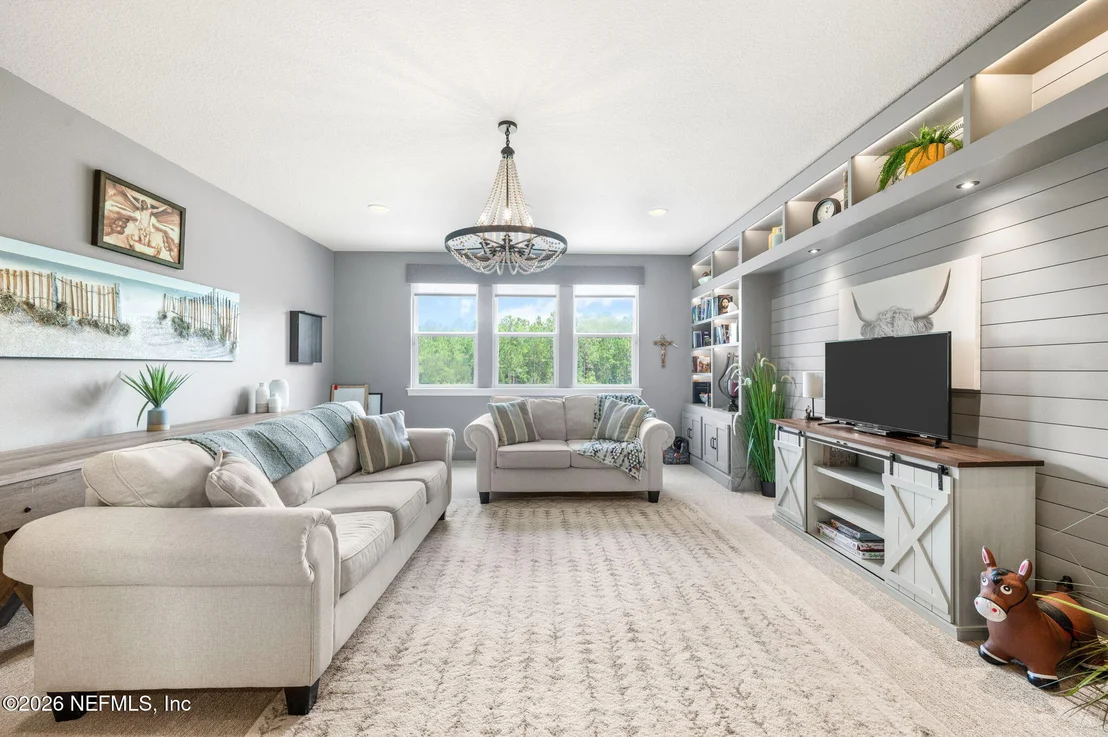 Photo of 681 GLENNEYRE Circle